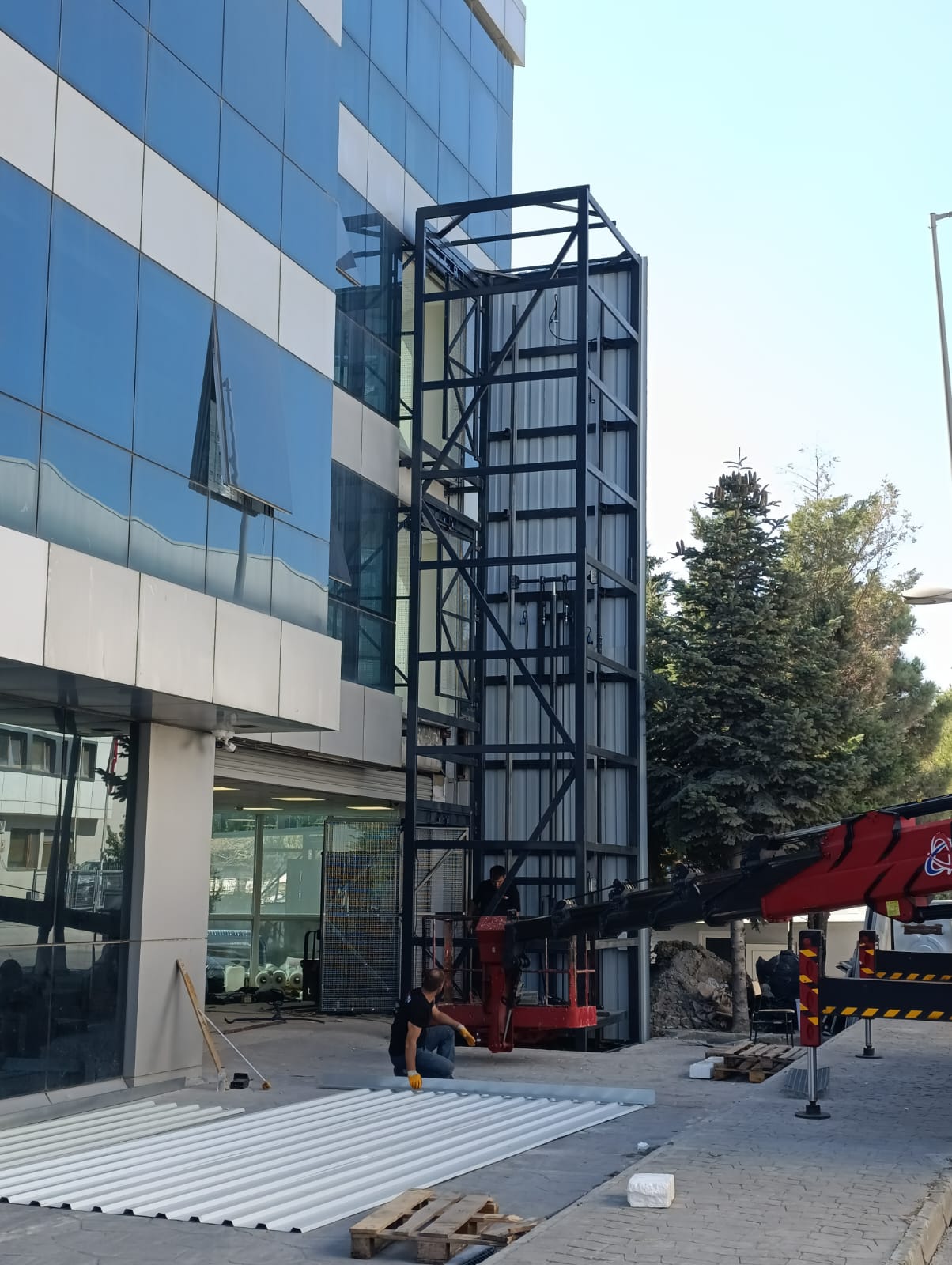 Kolonlu yük platformu üretim ve sanayi alanı